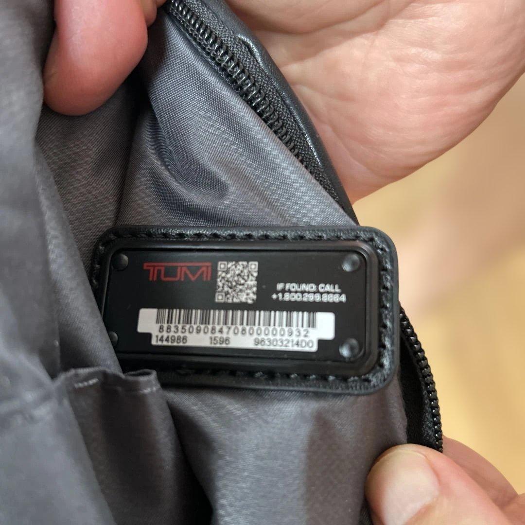 TUMI 96303214D0黒 レザー スリングバッグ