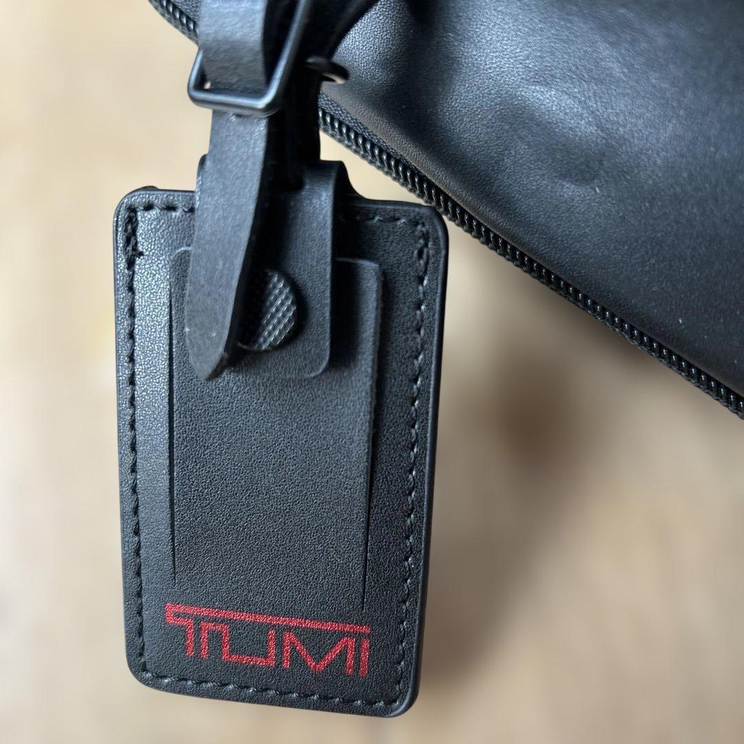 TUMI 96303214D0黒 レザー スリングバッグ