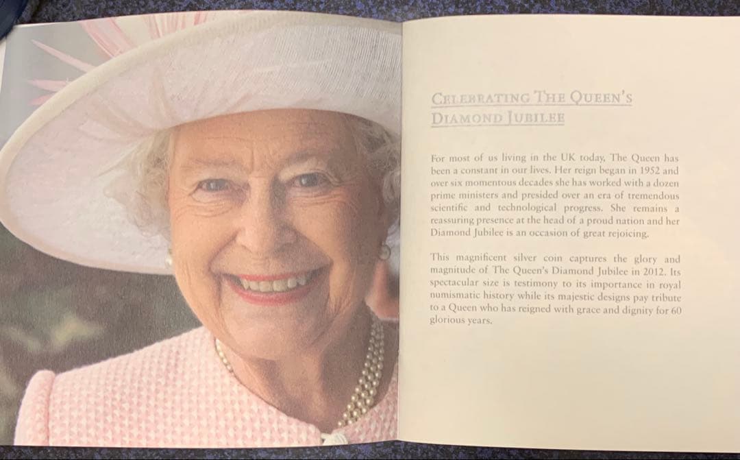 13日追加情報です❗️超特大1キロ‼️Kエリザベス2世 銀貨 地金価格47万以上