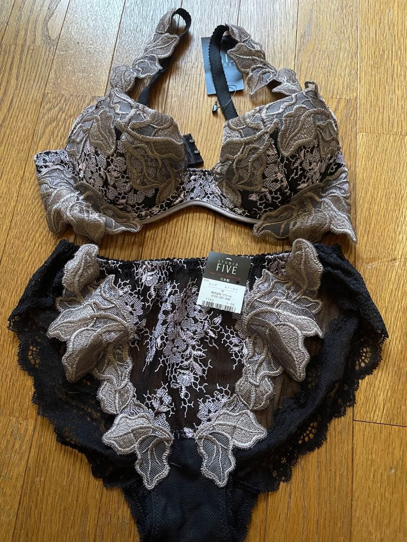 STUDIO FIVE ブラ&ショーツ B70 スタディオファイブ