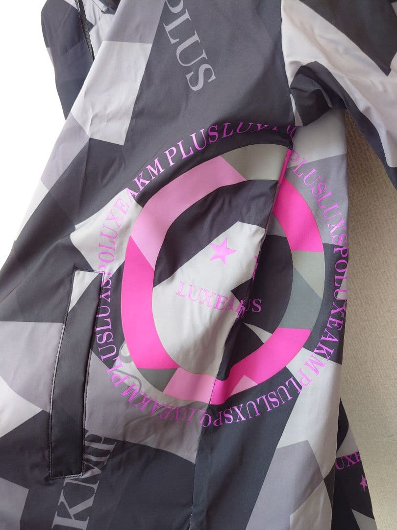 新品XLサイズ セットアップ リュクスエイケイエムプラス 上下セット