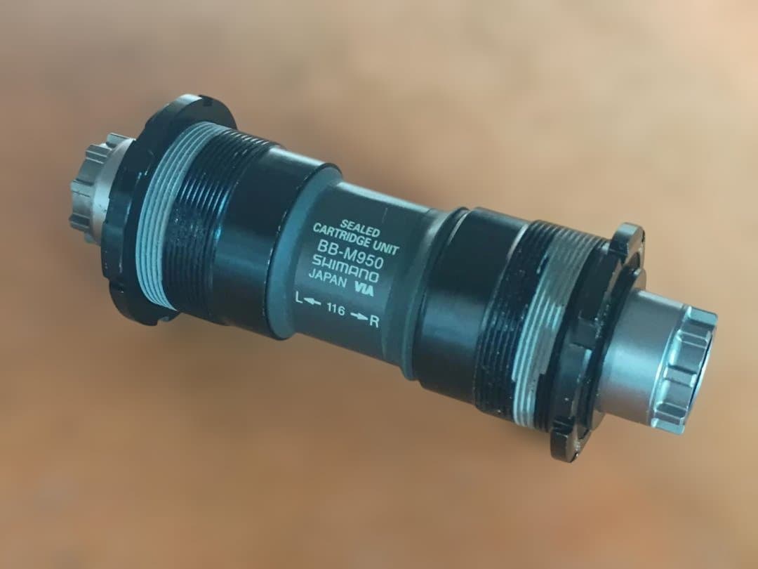 美品 SHIMANO XTR BB-M950 116mm