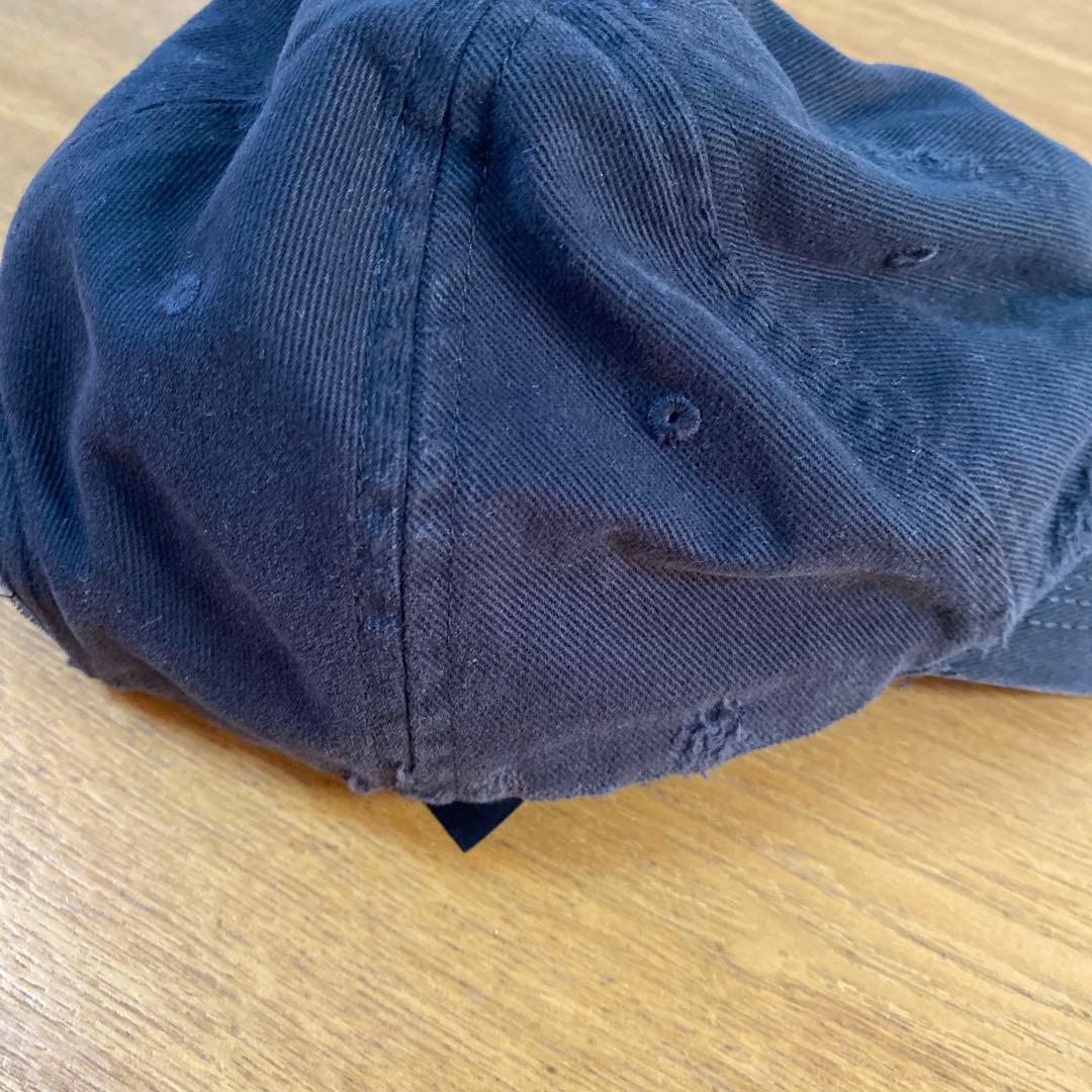 BALENCIAGA ブラック ダメージ加工キャップ