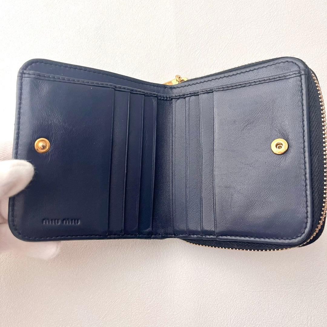 MIUMIU マテラッセ 二つ折り財布 ネイビー ラウンドジップ　0203-②