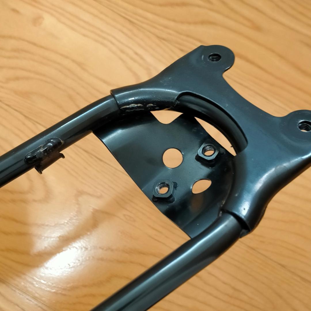 エイプ100 (型式HC07)　純正リアフェンダーステー　三角マーク