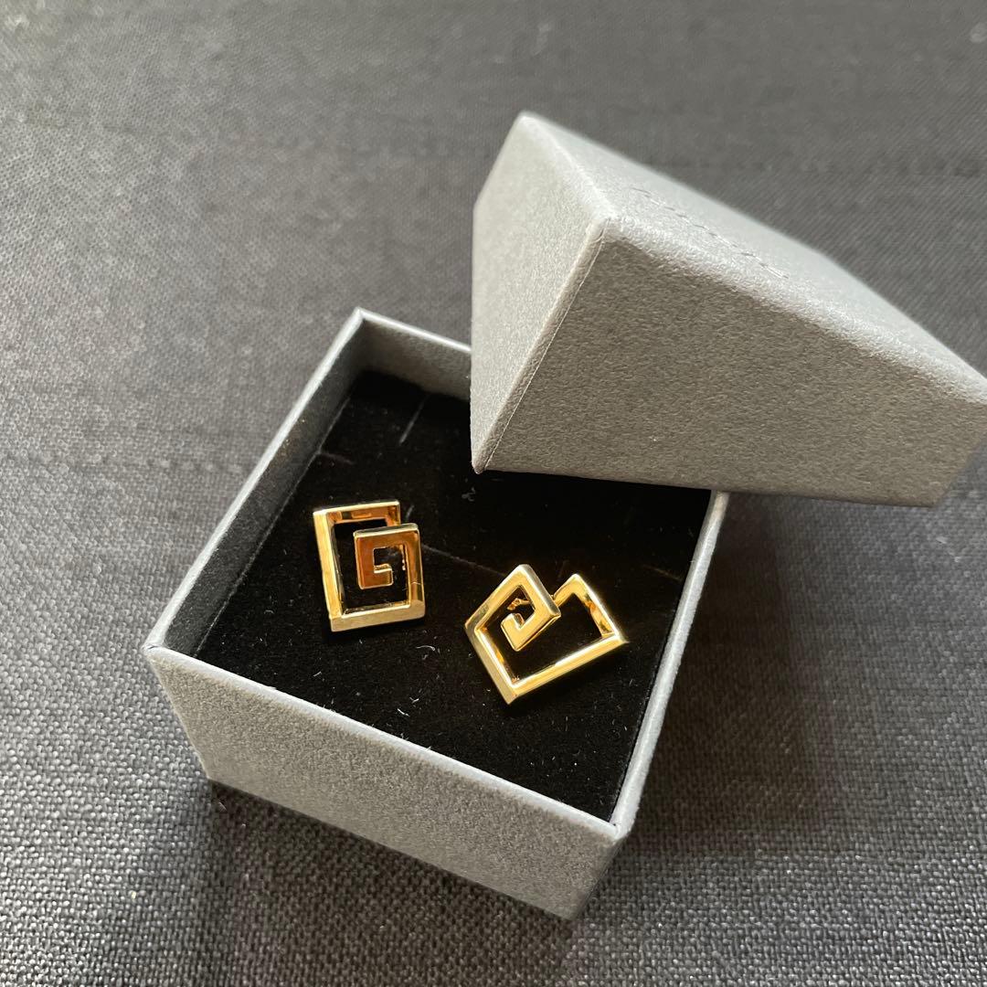 ジュエッテ　サークルピアス