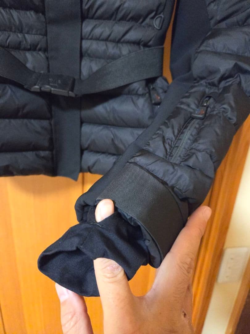 n*e様 オークション‼️ 30万美品希少ブラックファー　モンクレール　BESS