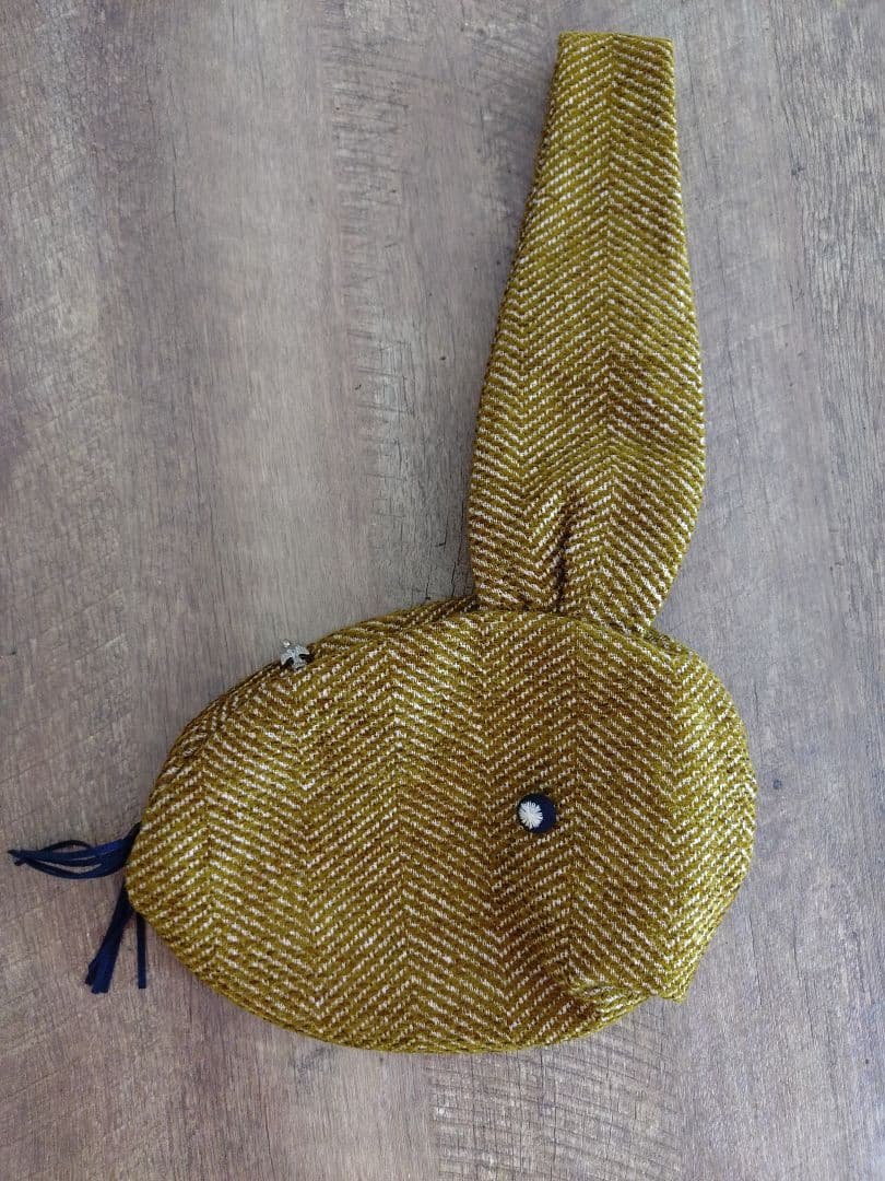 ミナペルホネン　キッズ　ウサギ型ハウンドトゥースポシェット