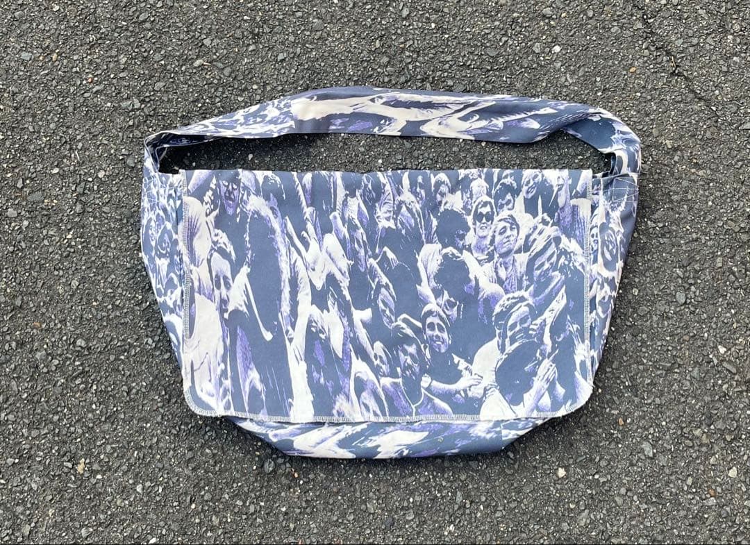 ABSOLUTELY FUCKING BITCH afb ショルダーバッグ