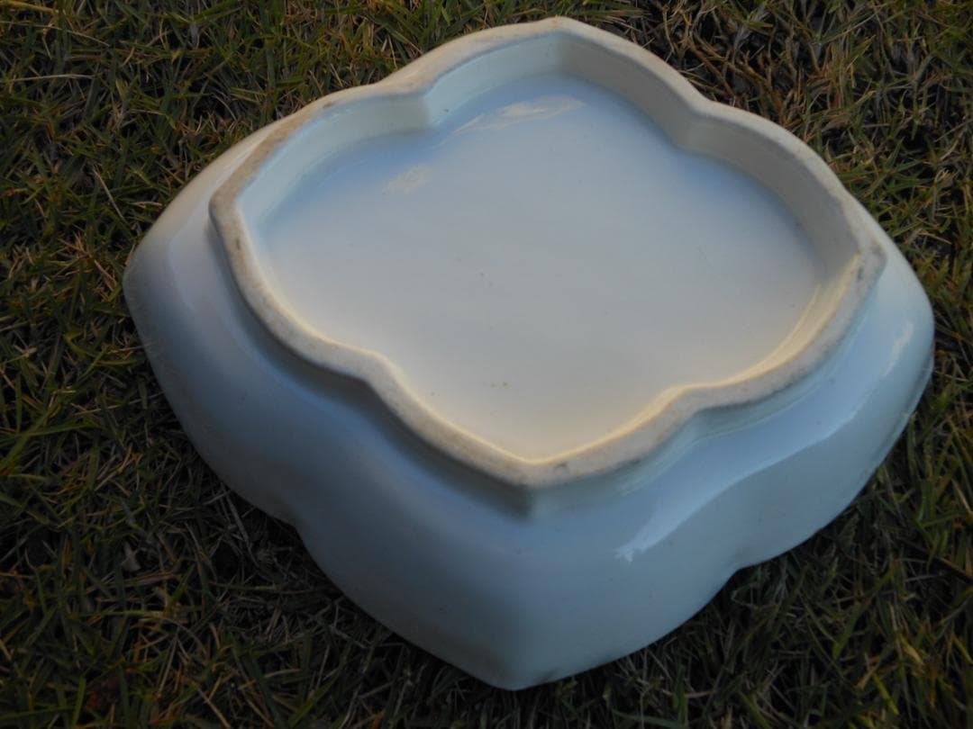 皿　白色　陽刻　龍図　木瓜型　古美術 時代物 和食器