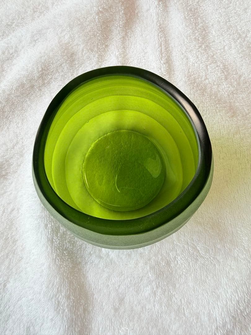 花瓶・フラワースタンド GUAXS Belly Tealight olive green