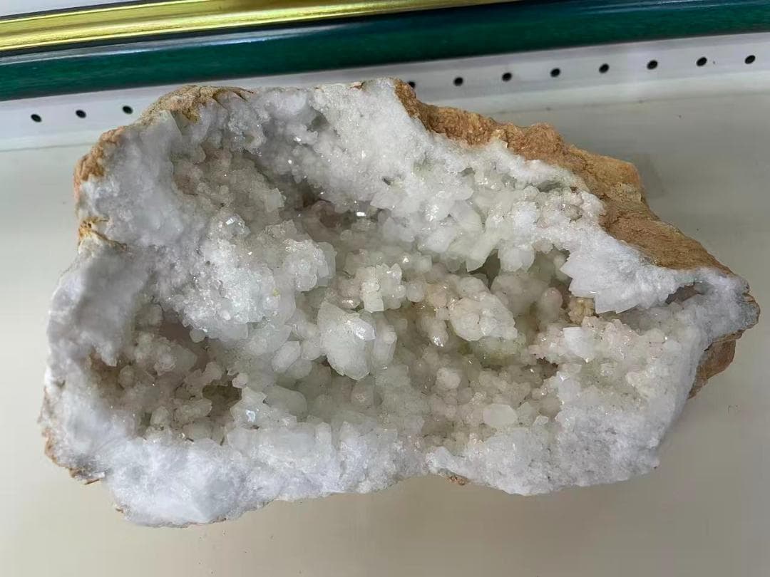 【ブラジル産天然石】特大天然水晶ドーム 2.3kg　原石