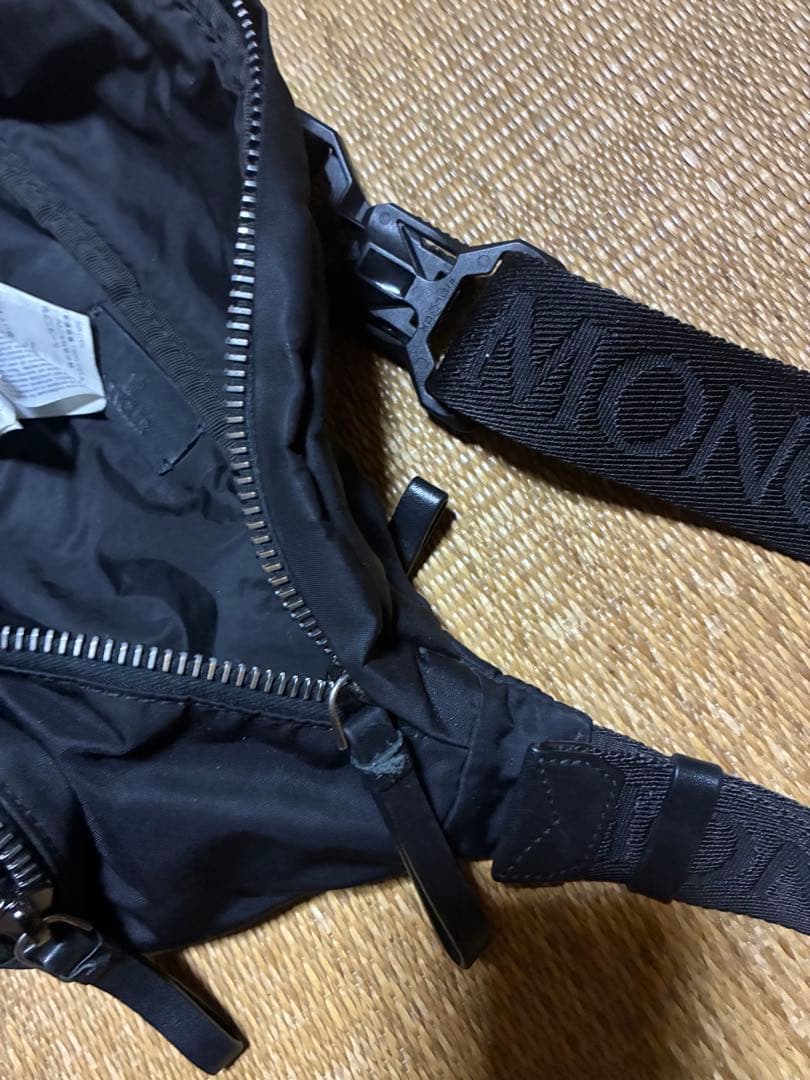 モンクレール ボディバック