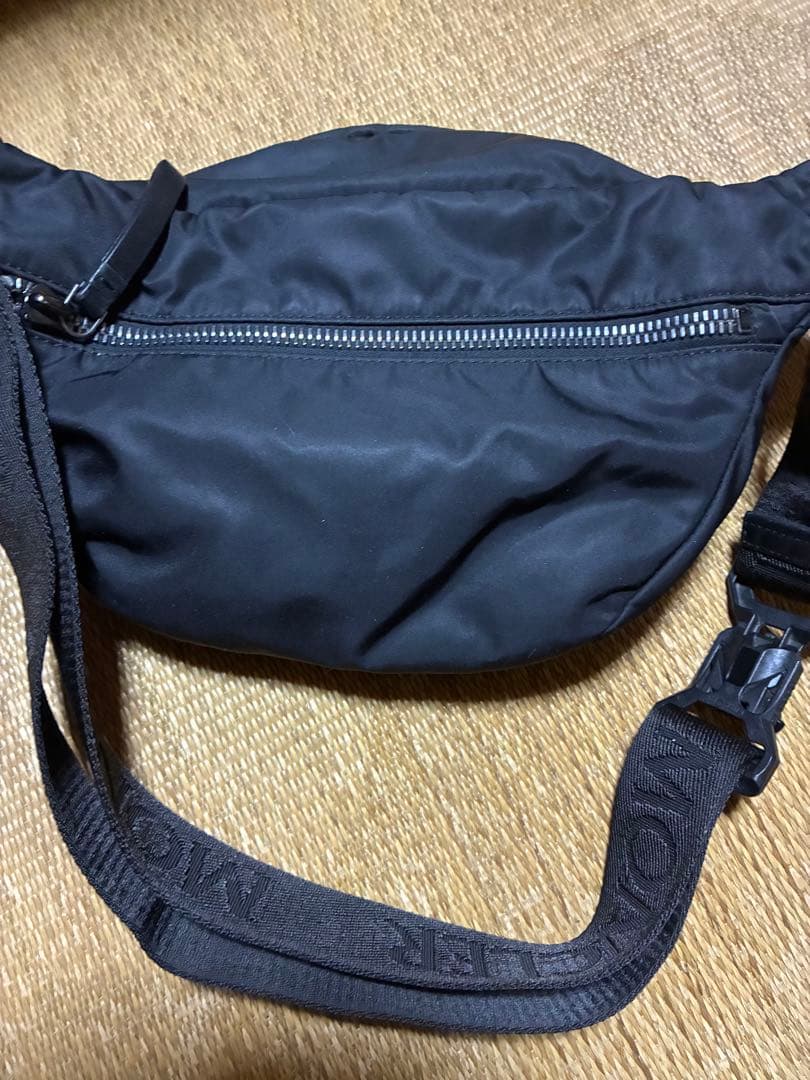 モンクレール ボディバック