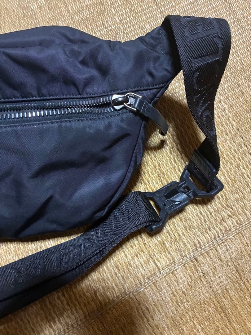 モンクレール ボディバック