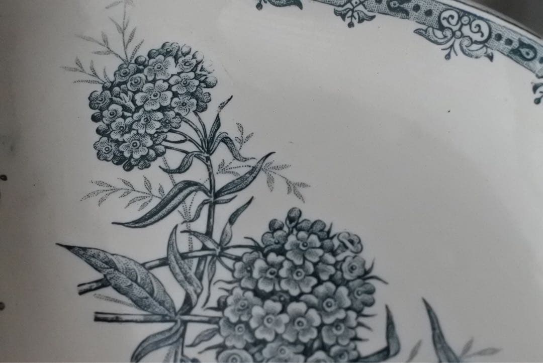 花束のようなお花のラヴィエ　フランスアンティーク　サンタマン