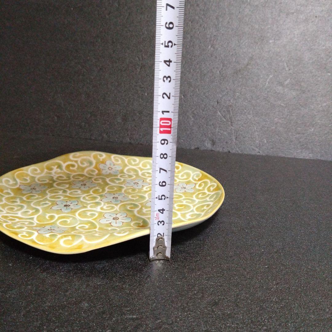 新品 波佐見焼 龍庵窯 捻りスクエアプレート2枚　イエロー　懐石料理　料亭