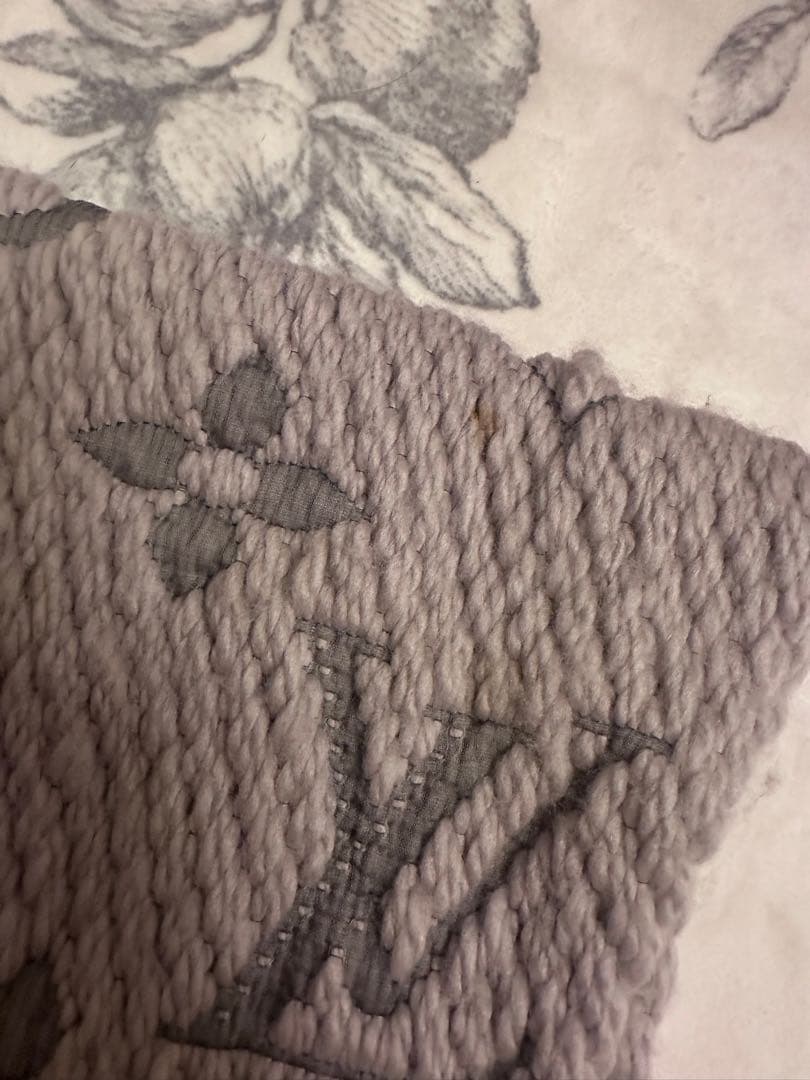 Louis Vuitton グリペルル マフラー グレー