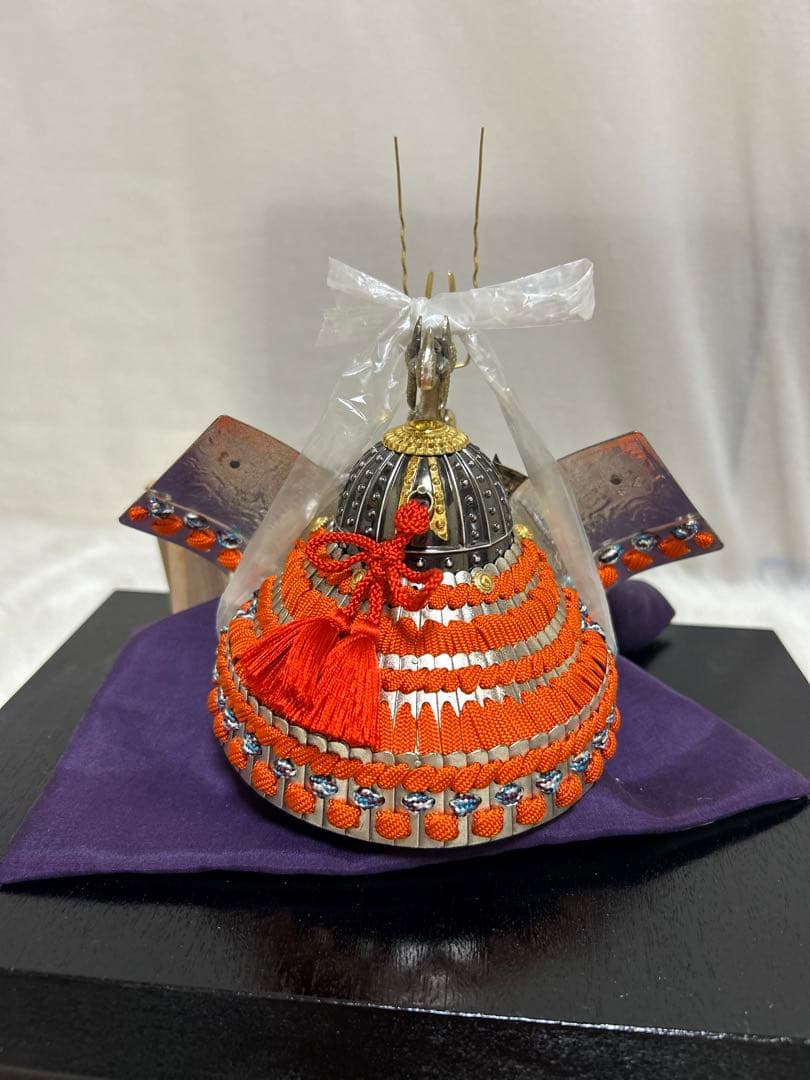 純銀 兜 (剣付) 銀細工 関工芸 武比古 ケース飾り 兜飾り 兜　龍　辰