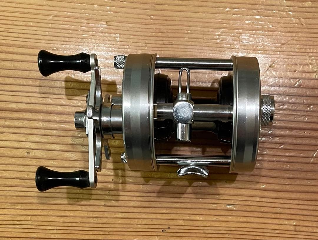 ABU Ambassadeur 2500C 【75年製】オールドアンバサダー