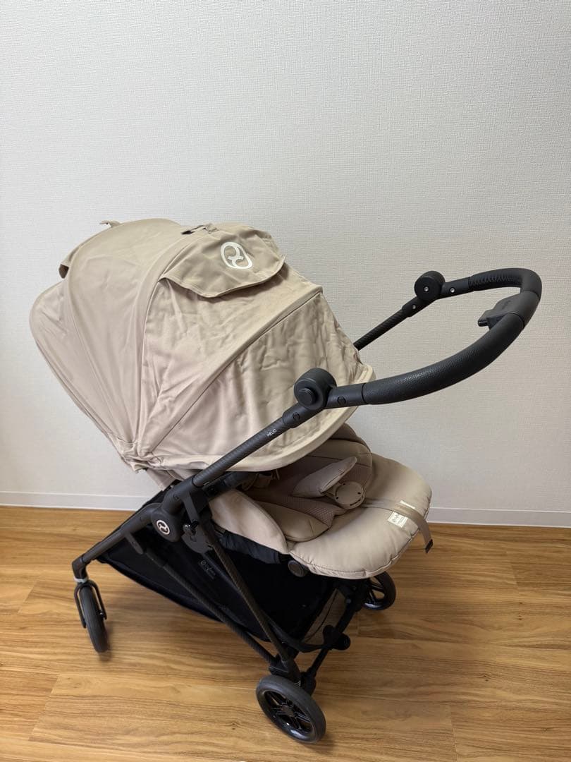ベージュ 折りたたみ式 ベビーカー