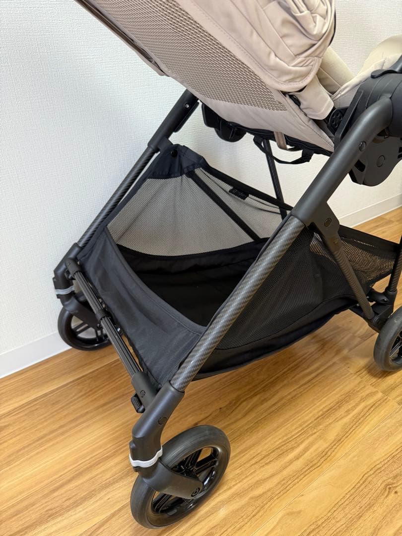 ベージュ 折りたたみ式 ベビーカー