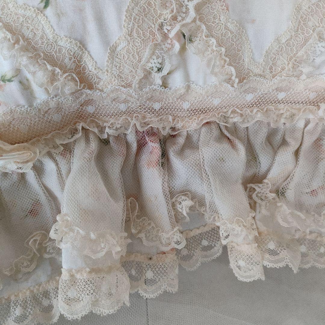 アキアカネ　花柄クッション　アンティーク