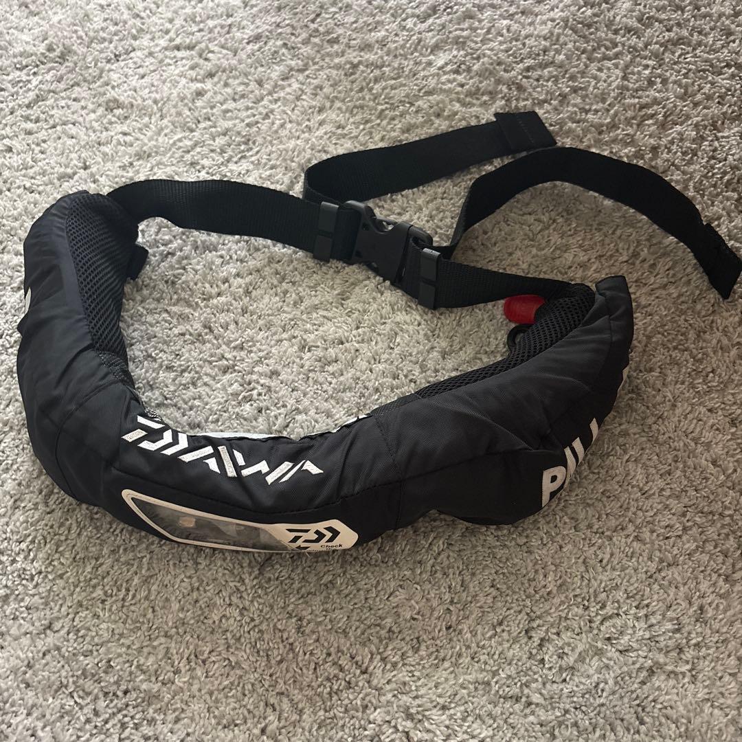 Daiwa ウエストタイプライフジャケット　DF2207 値下げ不可