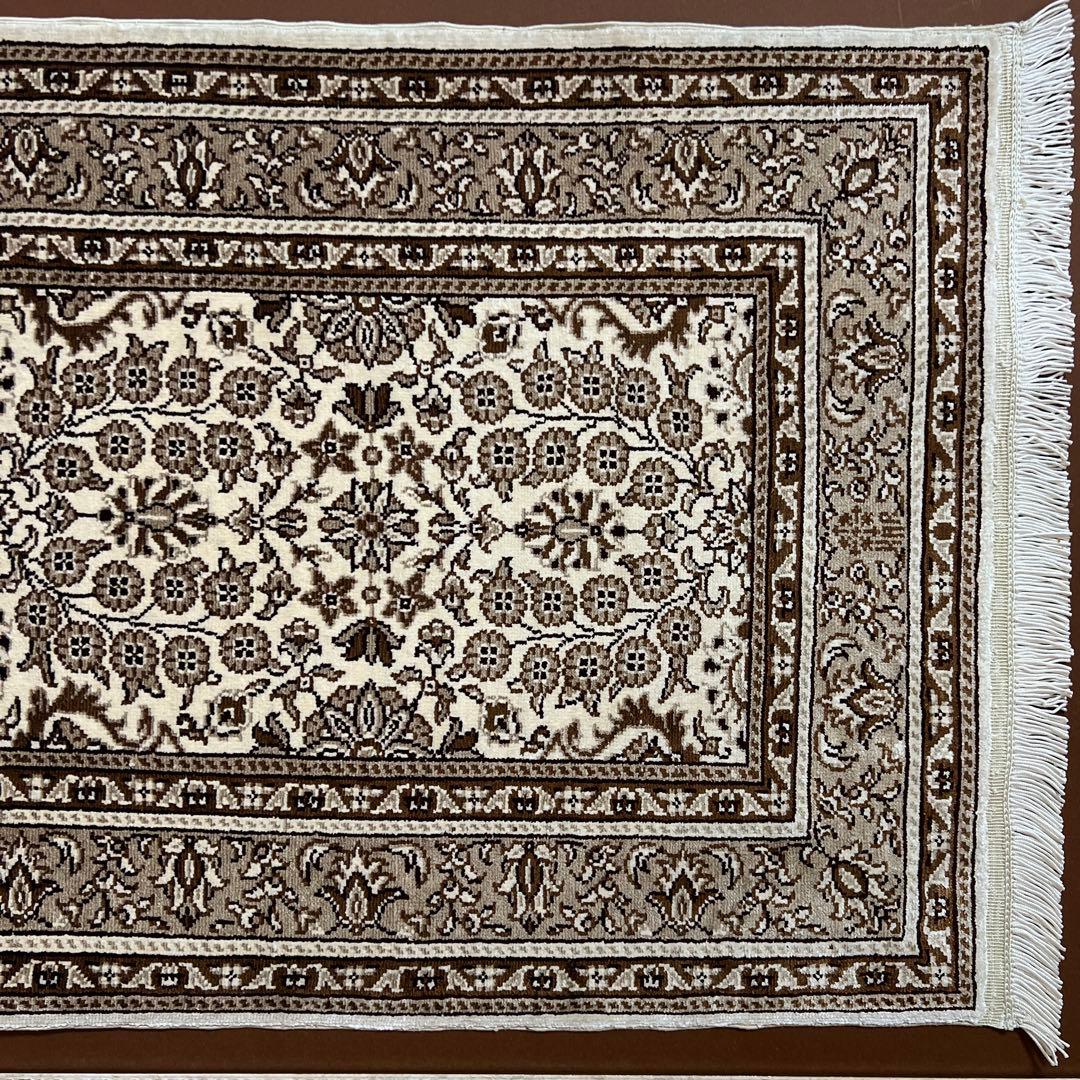 トルコ絨毯　手織りシルク100%