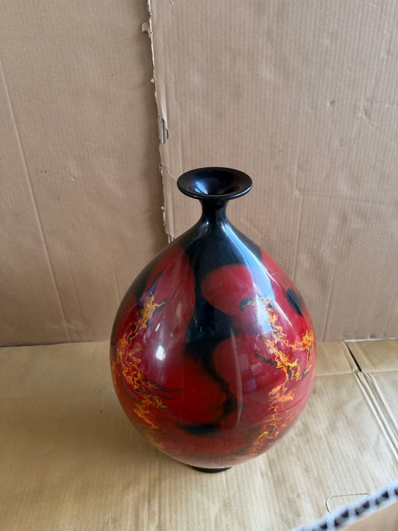 陶器製 赤黒グラデーション花瓶 高さ約30cm
