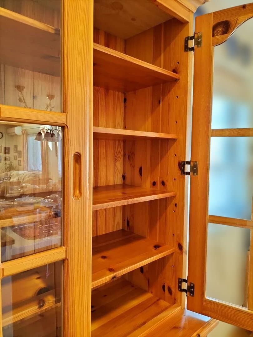 食器棚　カントリー　木製キャビネット　 ガラス扉