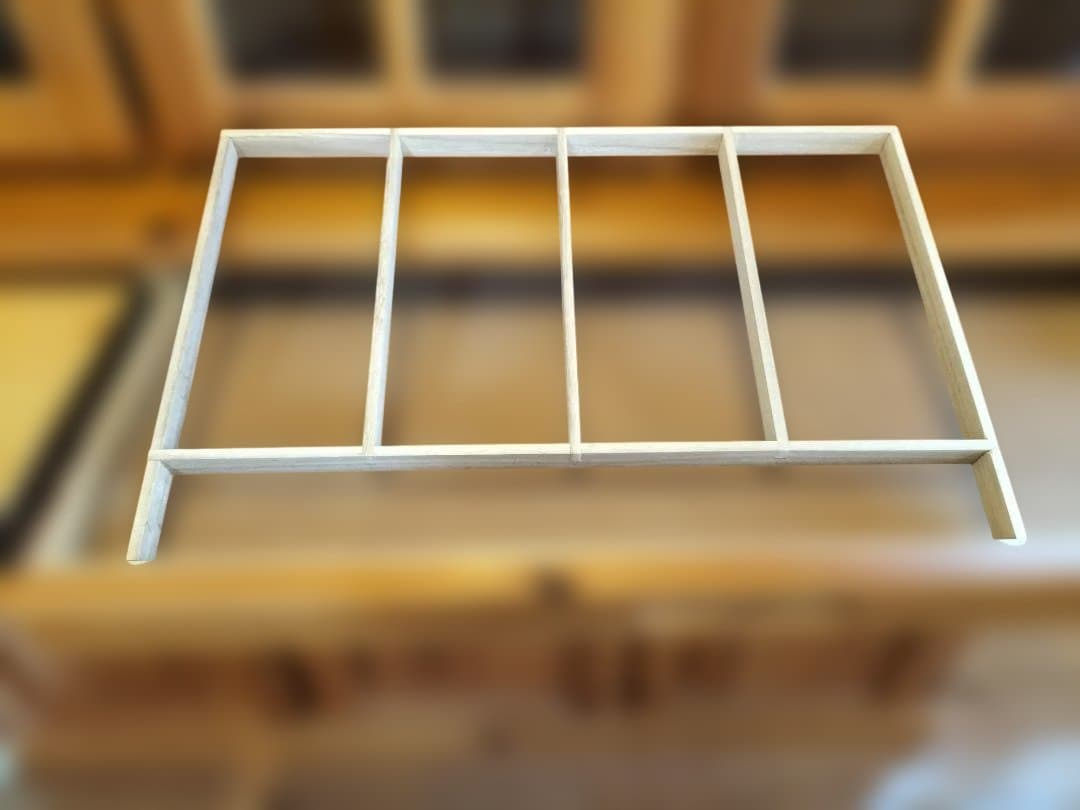 食器棚　カントリー　木製キャビネット　 ガラス扉