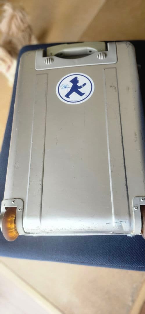 アンペルマン　アルミスーツケース　機内持ち込み