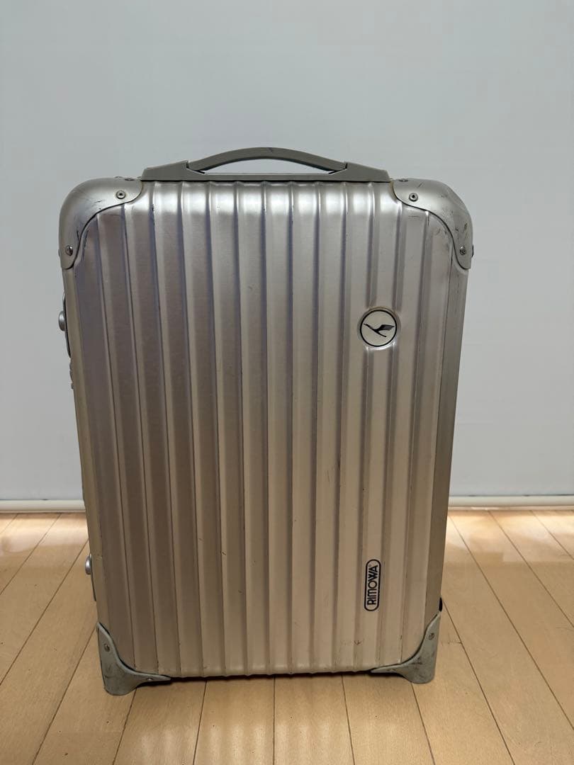 Rimowa リモワ　ルフトハンザ32L 機内持ち込み可能　2輪