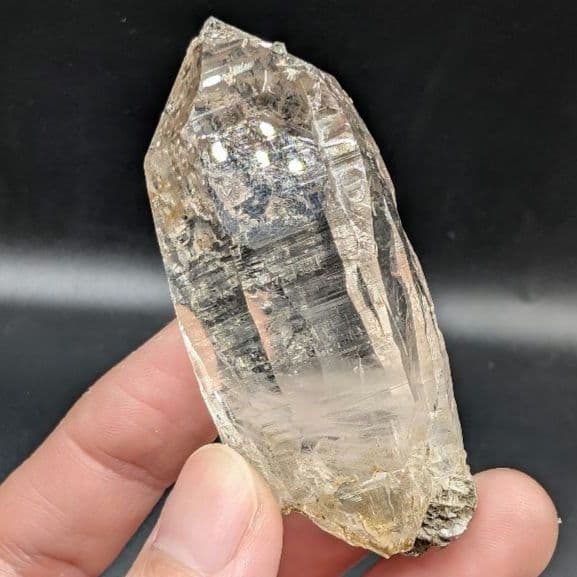 ギルギット産　高品質　共生　水晶　ポイント