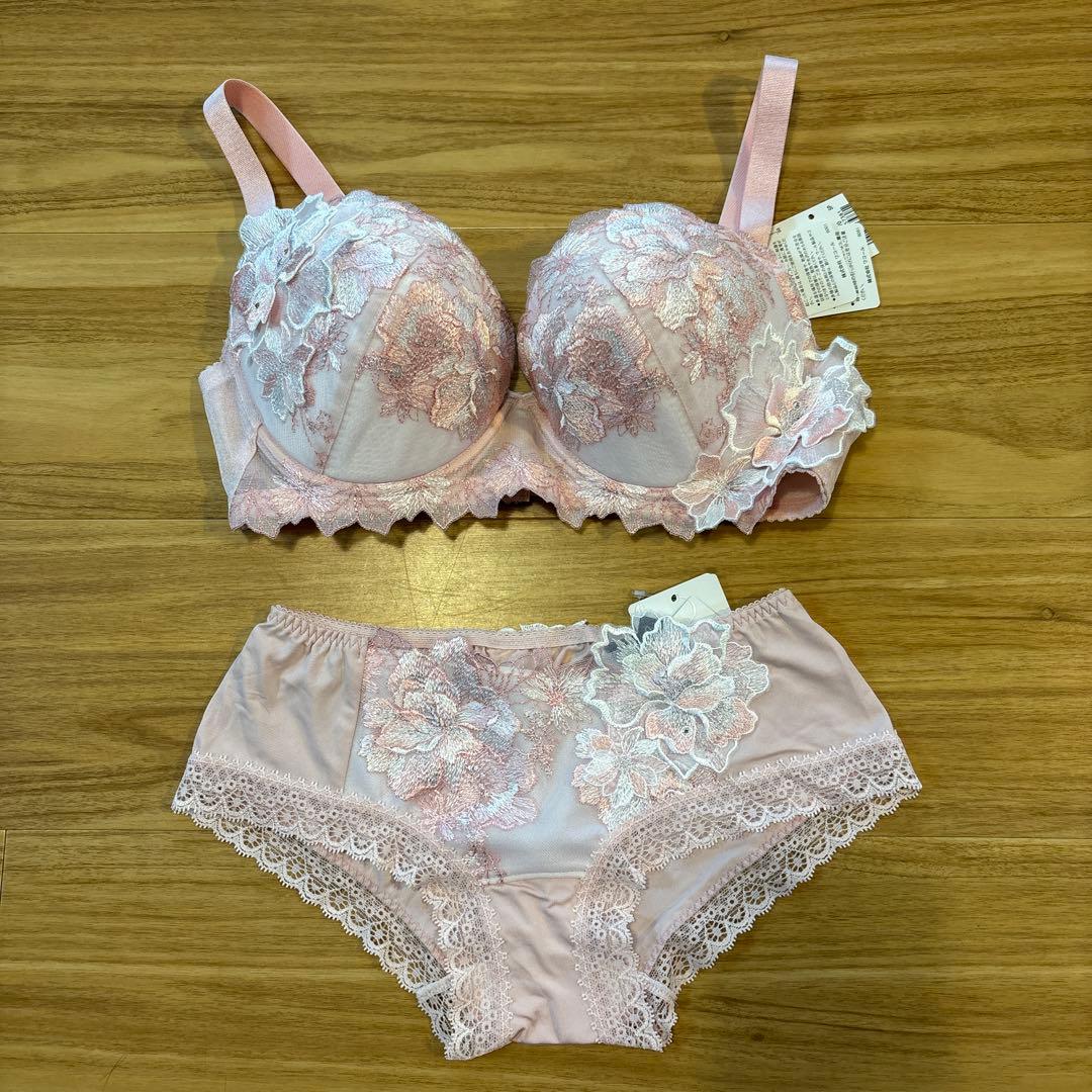 【サルート】ピンク花柄刺繍ブラジャーショーツセット F70