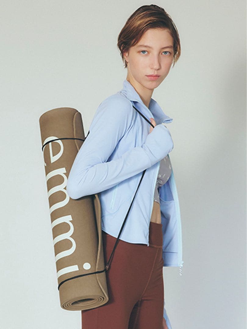 エミヨガ新品紙タグ付き⭐️サステナレッチUnity フットネスジャケットヨガウエア