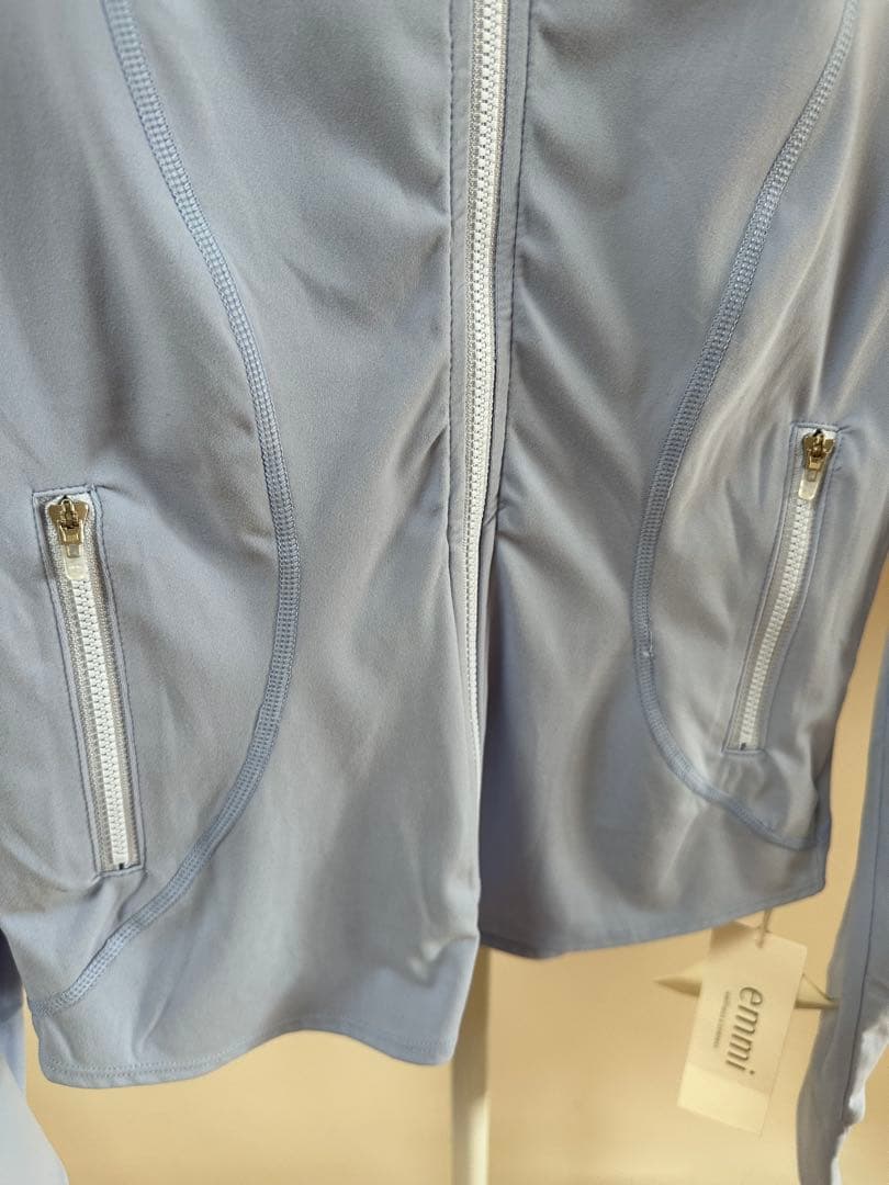 エミヨガ新品紙タグ付き⭐️サステナレッチUnity フットネスジャケットヨガウエア