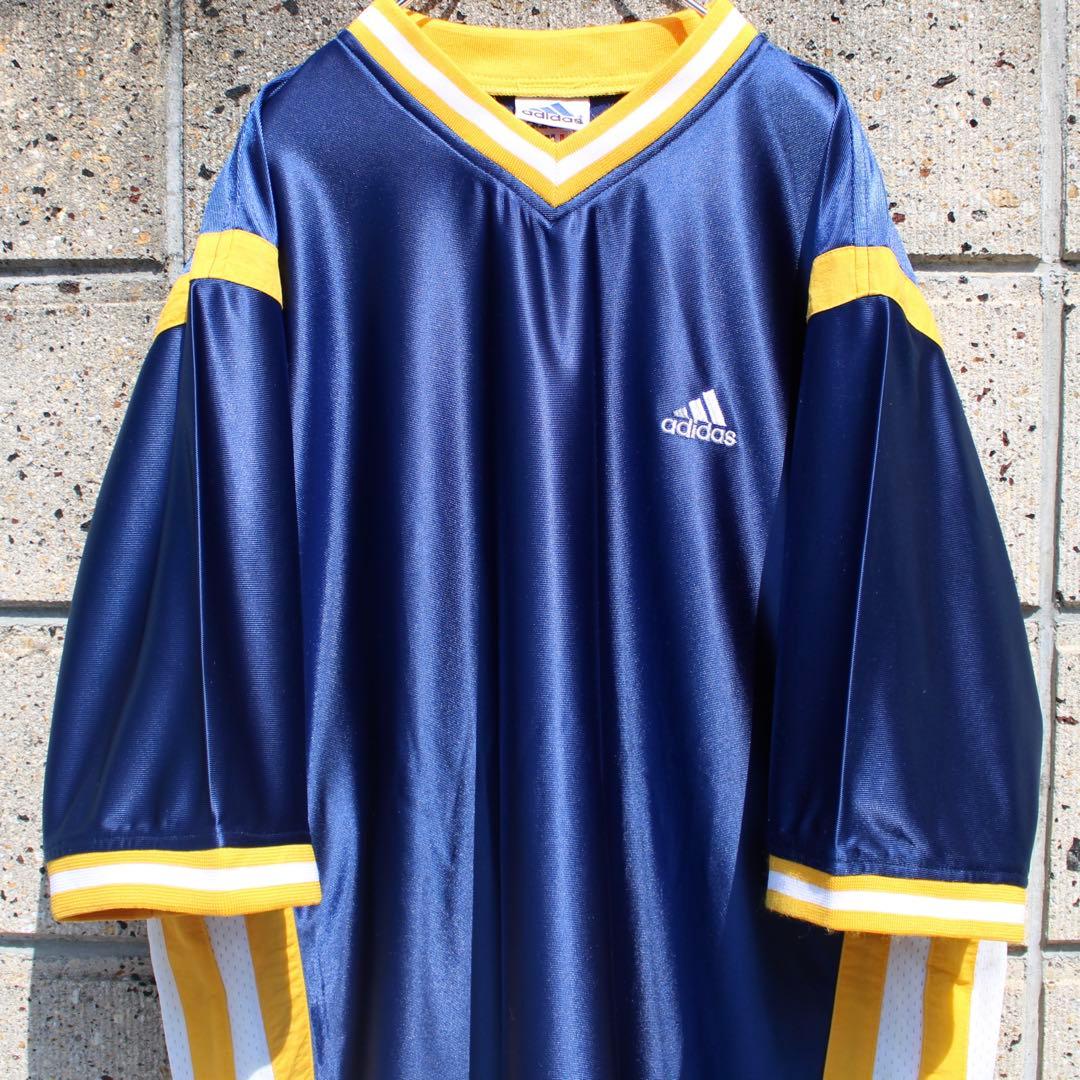 90s~00s adidas ロゴ刺繍 ツヤあり生地 大きめ 古着 アップウェア