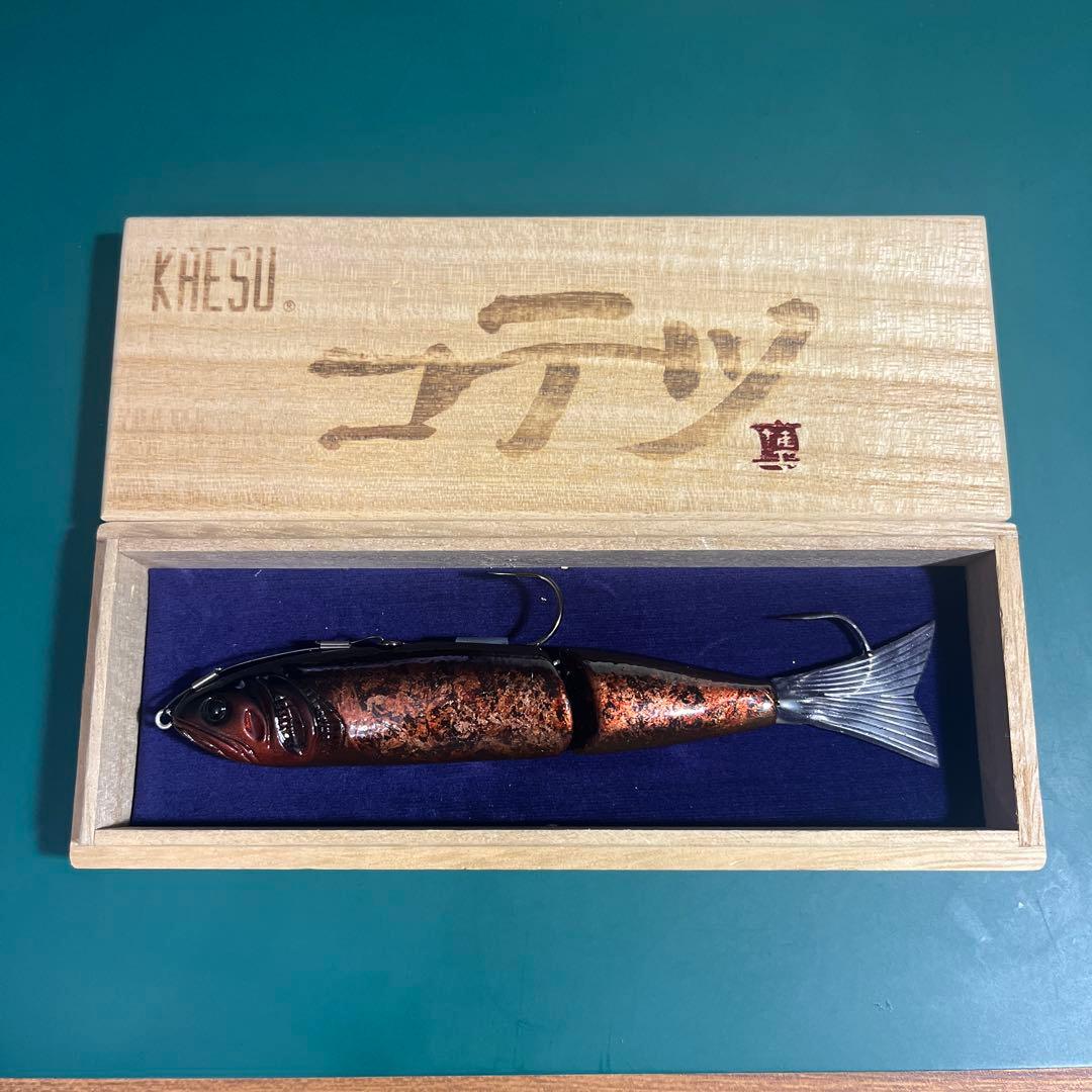 カエス　コテツ　ウーズレッド　KAESU　KOTETSU