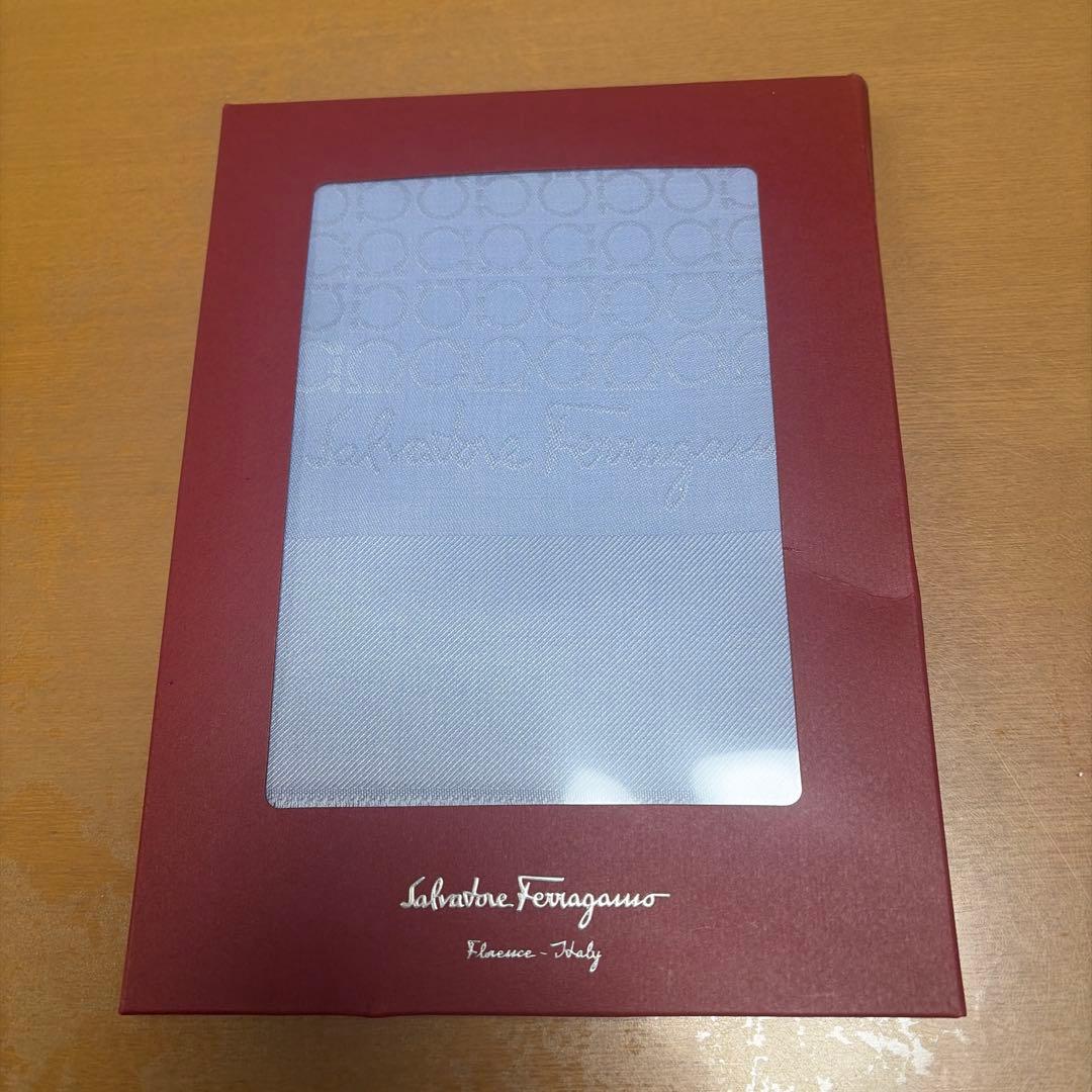 【未使用】Salvatore Ferragamo ショール