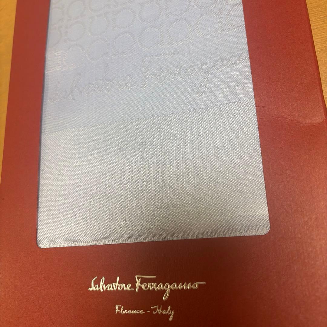 【未使用】Salvatore Ferragamo ショール