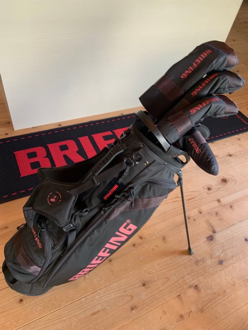BRIEFING ゴルフキャディバッグ ネームプレート付ヘッドカバーセット