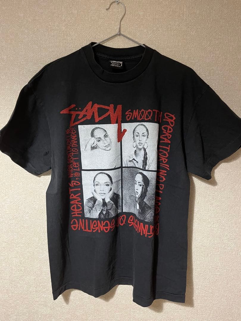 STTUSY × SADE Tシャツ