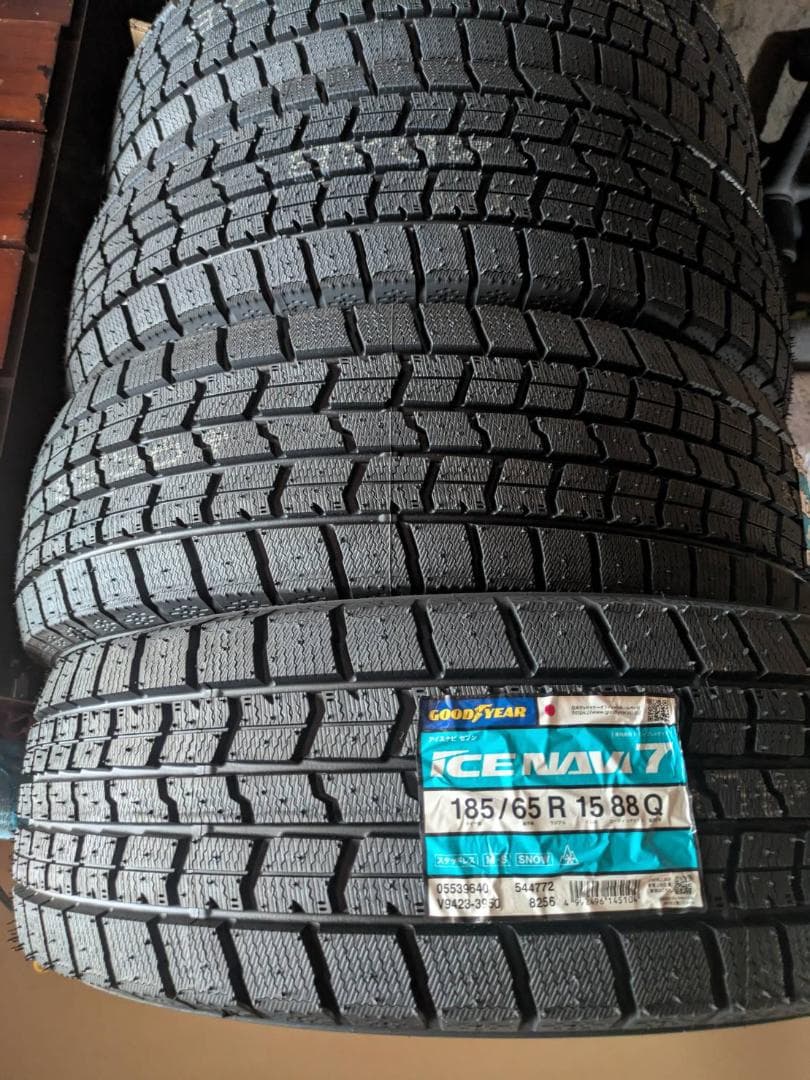 未使用【2025年製】グッドイヤー アイスナビ7 185/65R15 《送料込》
