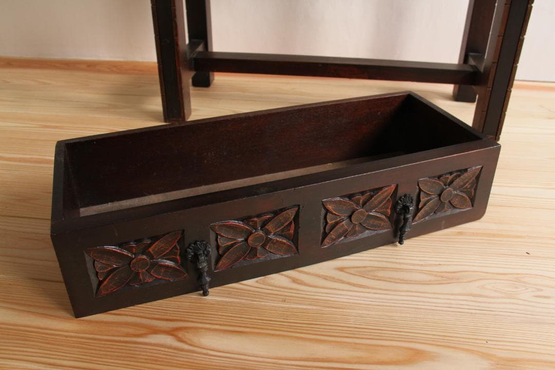 棚　飾り棚　小さめ　花台　飾り台　木製　彫刻　アンティーク　古道具