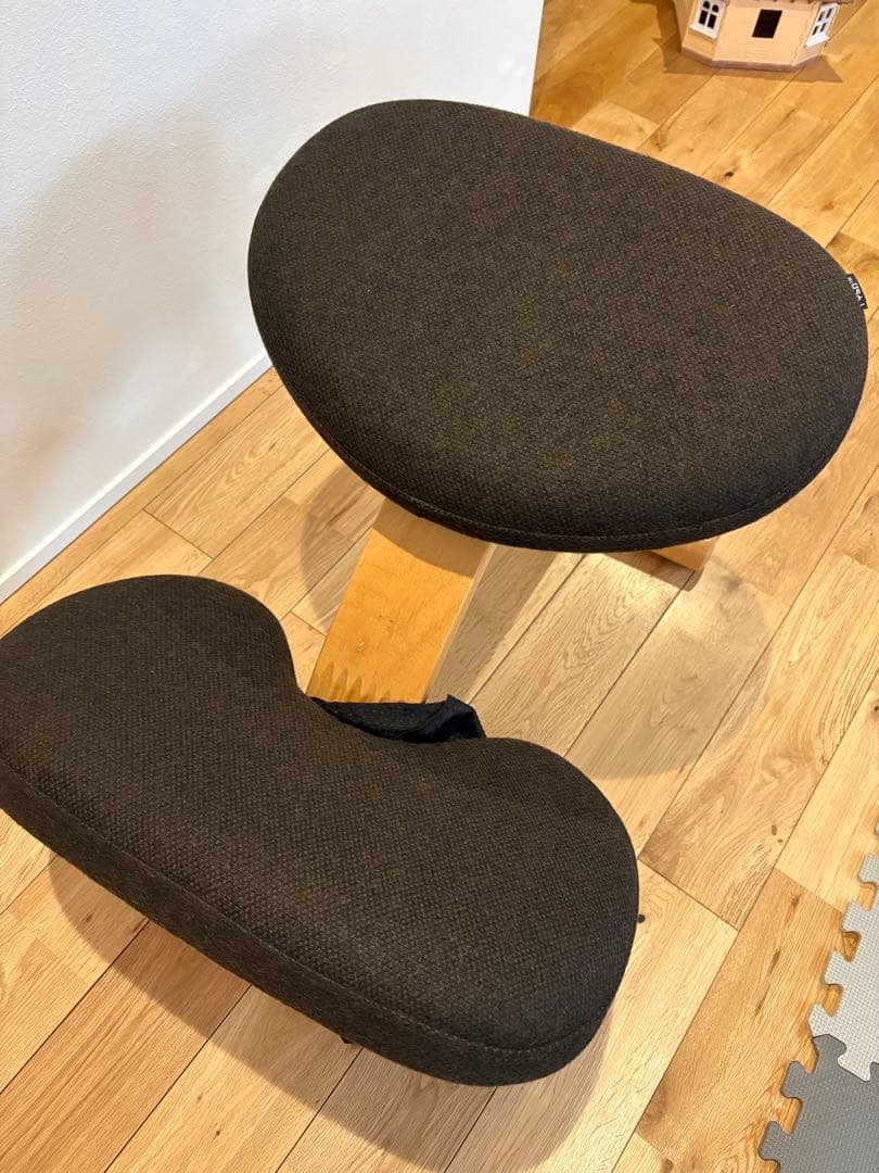 バランスチェア イージー リボ社　チャコールブラウン