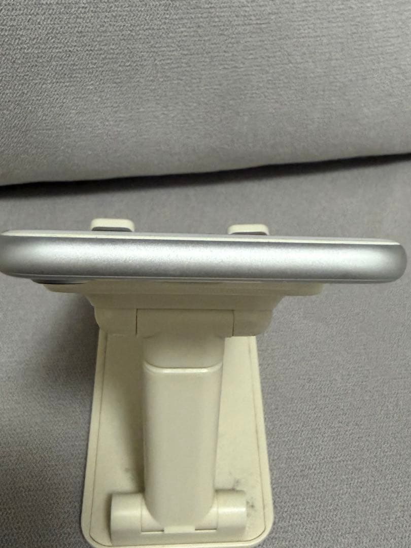 iPhone8 シルバー