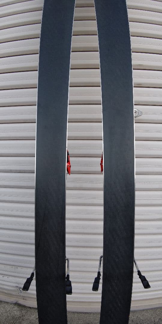 Nokian スキー板 青と黒 バインディング付き