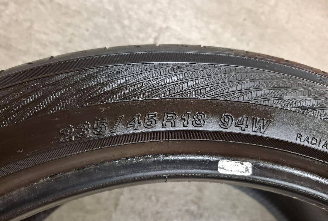 ヨコハマ アトバンdb v552 2022年 235/45R18 タイヤ 4本